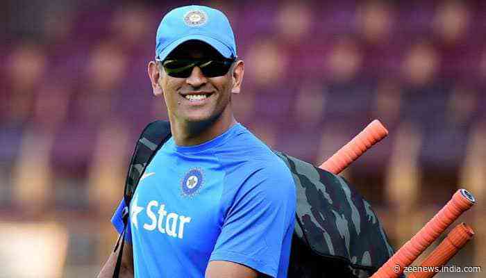 Born July 7, 1981 : Mahendra Singh Dhoni, Indian wicketkeeper-batsman - Zee News