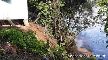 Deslizamento de terra ameaça casas às margens do Rio Taquari em Estrela - independente