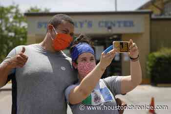 Houston voters brave COVID, head to the polls for runoff election - Houston Chronicle