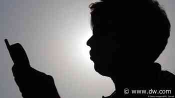 Bangladesh: Entrepreneur Sadiq hounded by death threats over pro-LGBT post - Deutsche Welle