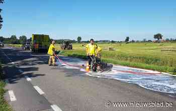 Middag lang verkeershinder door oliespoor (Kaprijke) - Het Nieuwsblad