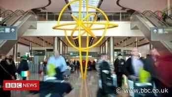 Coronavirus: Tourists to Ireland 'must be able to isolate'