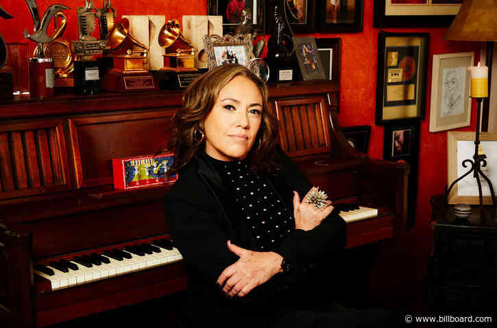 Songwriter Claudia Brant Signs With Sony/ATV