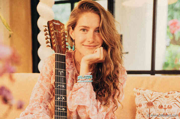 Caroline Jones Recalls ‘Pinch Me’ Career Moment, Covers Norah Jones for Billboard Live At-Home Performance