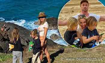 Elsa Pataky and Chris Hemsworth share more photos from their Queensland holiday - Daily Mail
