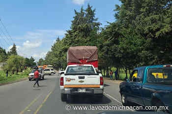 Comuneros de San Lorenzo bloquean carretera Uruapan-Los Reyes; se les habían prometido obras, y nada - La Voz de Michoacán