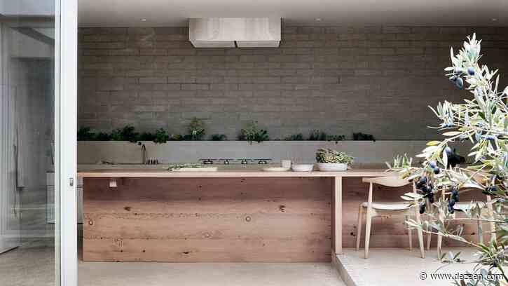 Ruxton Rise Residence in Melbourne is arranged around a planted courtyard