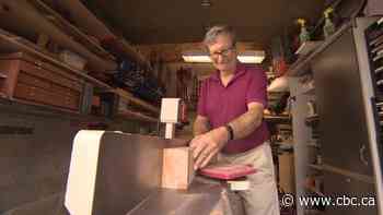 This Etobicoke man made and delivered cutting boards to neighbours during pandemic
