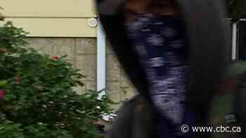 Police warn public after multiple stabbing attempts in north Edmonton