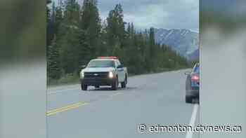 Multiple injuries in motor coach rollover near Columbia Icefields