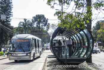 Ônibus de Curitiba podem circular somente com passageiros sentados - Adamo Bazani