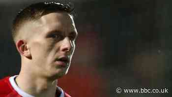 Ash Hunter: Fleetwood Town winger rejoins Salford City for undisclosed fee