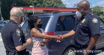 Tyler Perry donates grocery store gift cards to Atlanta people in need
