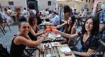 Modena, tavolini sotto le stelle e in centro è tutto esaurito - Gazzetta di Modena