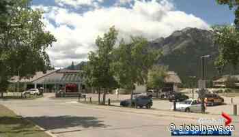 Banff, Calgary hospitals treat icefields sightseeing bus rollover patients