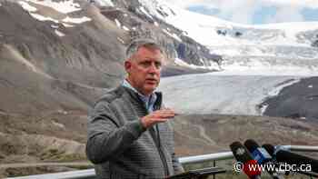 No cause yet on bus crash that killed 3 on glacier near Jasper