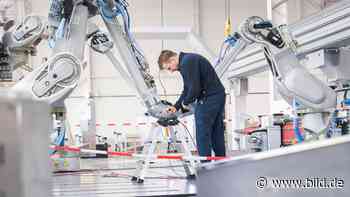 Corona: Unsere Wirtschaft in Deutschland wird sich frühestens 2022 erholen - BILD