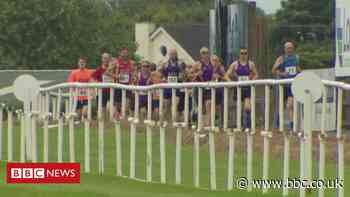 Down Royal: Athletes gallop for road race