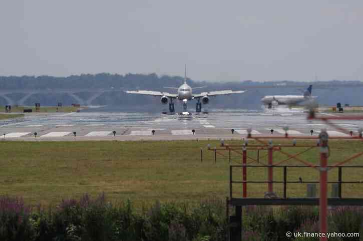 Airlines ask EU, White House to adopt COVID-19 testing program for passengers