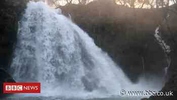 Llanberis Waterfall: Rescuers 'amazed' plunge girl survived