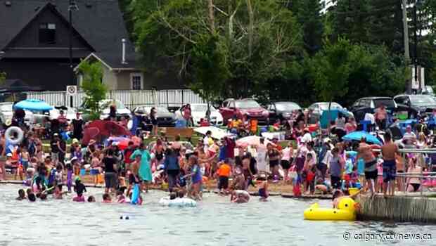 Chestermere announces new capacity limits on beaches following overcrowding amid COVID-19 concerns