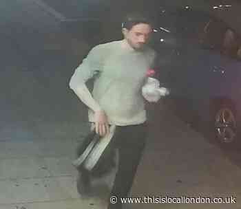 Man hunted after girl grabbed in South London
