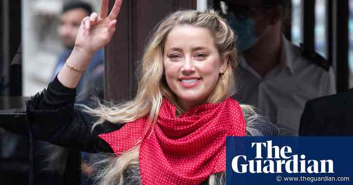 Amber Heard had bruises and burns when with Johnny Depp, sister tells court