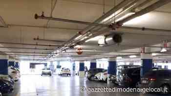 Modena, dormono in un’auto parcheggiata al Novi Park - La Gazzetta di Modena