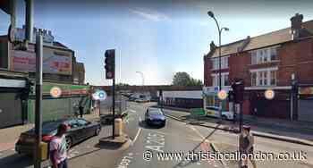 Lewisham: Police appeal after serious collision in Catford