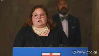 Alberta NDP lays out alternative plan for school relaunch