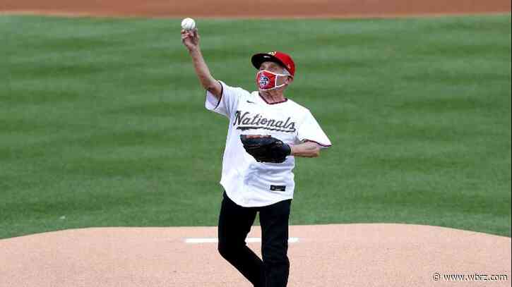 Dr. Fauci throws first pitch of MLB season, players kneel in Black Lives Matter salute