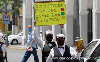 Meseros libres salen a botear porque ya son 4 meses sin trabajar - Diario de Xalapa