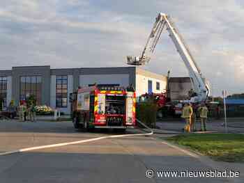 Brandweer voorkomt uitbreiding brand bij coatingbedrijf (Deinze) - Het Nieuwsblad