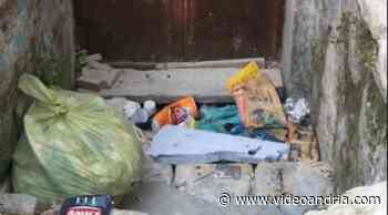 Centro storico di Andria: Giovanna Bruno segnala rifiuti abbandonati ed erba che cresce tra le strade "rivitalizziamo questa parte della città" - il video diffuso sul web - VideoAndria.com