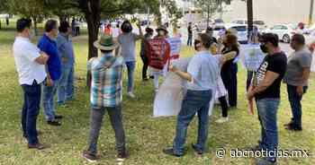 Protestan en San Pedro por cierre de banco - ABC Noticias MX