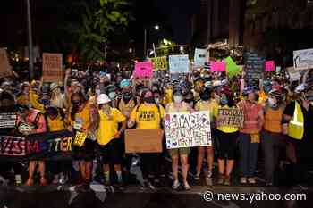 Taking cue from group in Portland, Wall of Moms forms in Chicago to protect protesters
