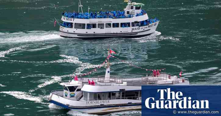 'Not safe': Niagara Falls tour boats show US and Canada's different responses to Covid-19 – video