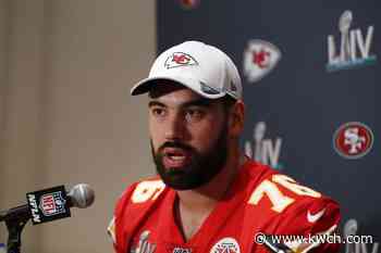 Chiefs offensive lineman, medical doctor opts out of 2020 season - KWCH