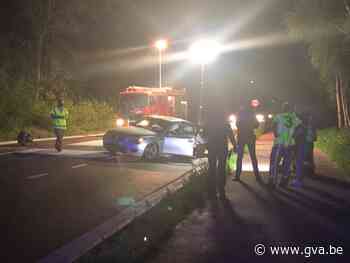 Auto crasht na spectaculaire achtervolging: drie inzittenden... (Ravels) - Gazet van Antwerpen