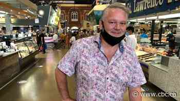 'Food tour guy' launches grocery delivery service to help vendors at St. Lawrence Market