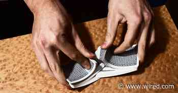 The Sly Psychology Behind Magicians' Card Tricks