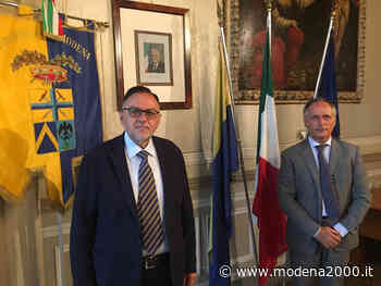 Il presidente della Provincia di Modena, Tomei incontra il Responsabile provinciale di Poste Italiane, Chiarelli - Modena 2000