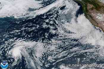 Rare Hawaiian hurricane, packing strong winds and rains, approaches islands