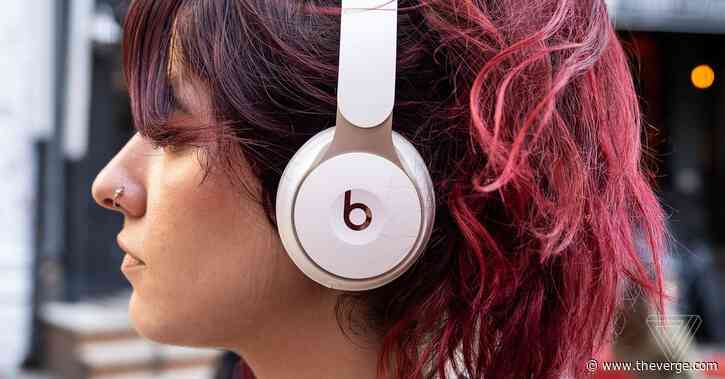 Beats Solo Pro with active noise cancellation are still $70 off at Amazon