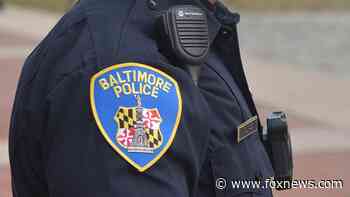 Baltimore pro-police crowd attends #WalkAway rally at city's war memorial - Fox News