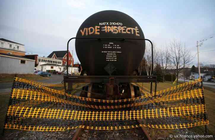 Once Canada's oil relief valve, rail shipping grinds to near halt