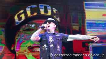 Modena, Radio Bruno Estate/2 J-Ax e le altre stelle scatenano la festa in piazza - TUTTE LE FOTO - La Gazzetta di Modena