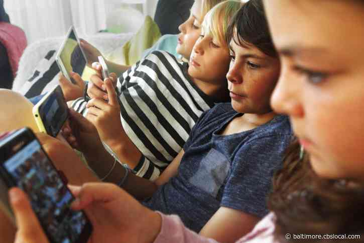 Screen Time & Kids: Parents Need To Worry Less On Hours Logged, Report Finds