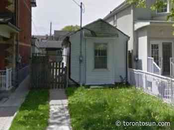 Tiny Toronto house goes on market for nearly $1M - Toronto Sun