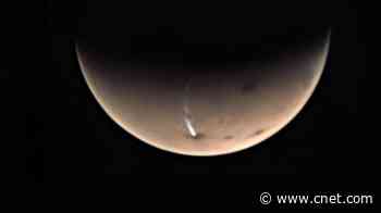 Mysterious Mars cloud reappears to haunt a volcano on the red planet     - CNET